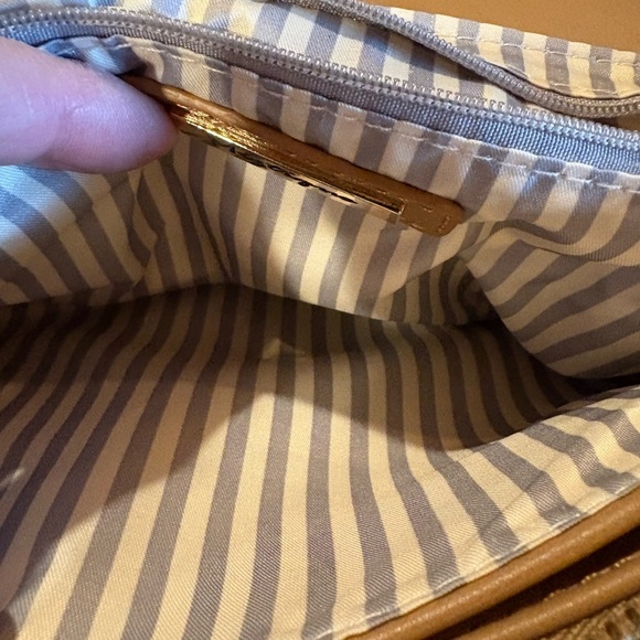 Miztique designer collection cross body tan purse gold accents - Picture 6 of 11